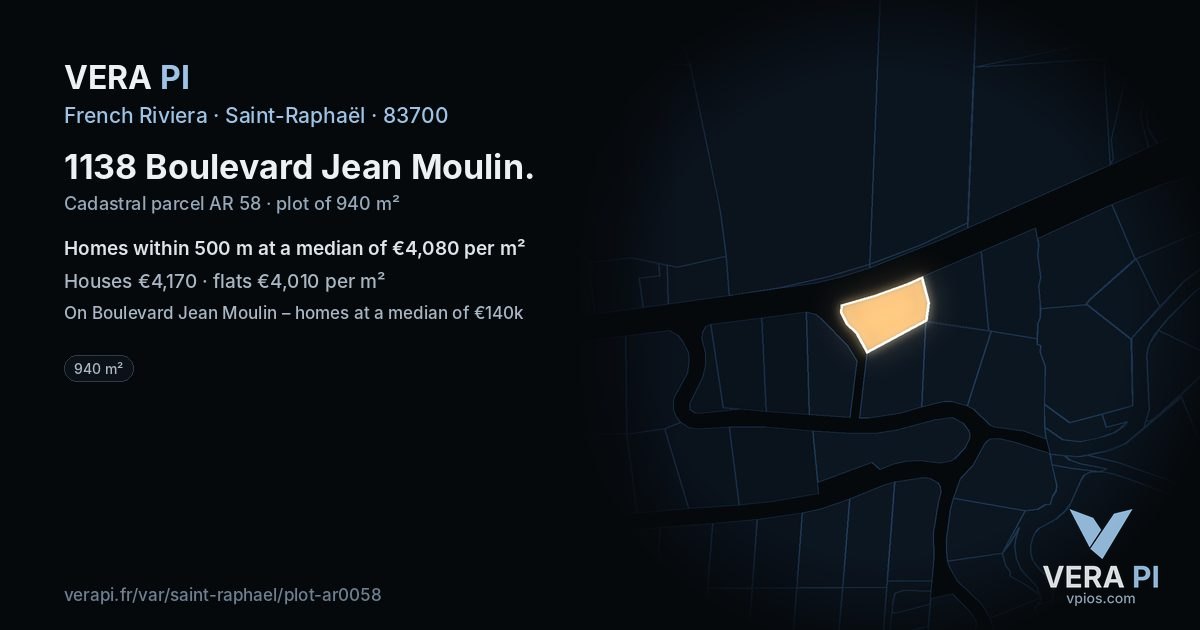1138 Boulevard Jean Moulin, Saint-Raphaël at night – the plot lit, the parcels around coloured by the prices near them
