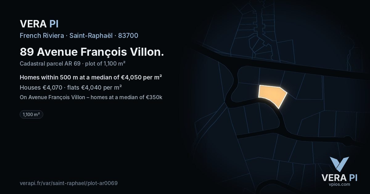 89 Avenue François Villon, Saint-Raphaël at night – the plot lit, the parcels around coloured by the prices near them