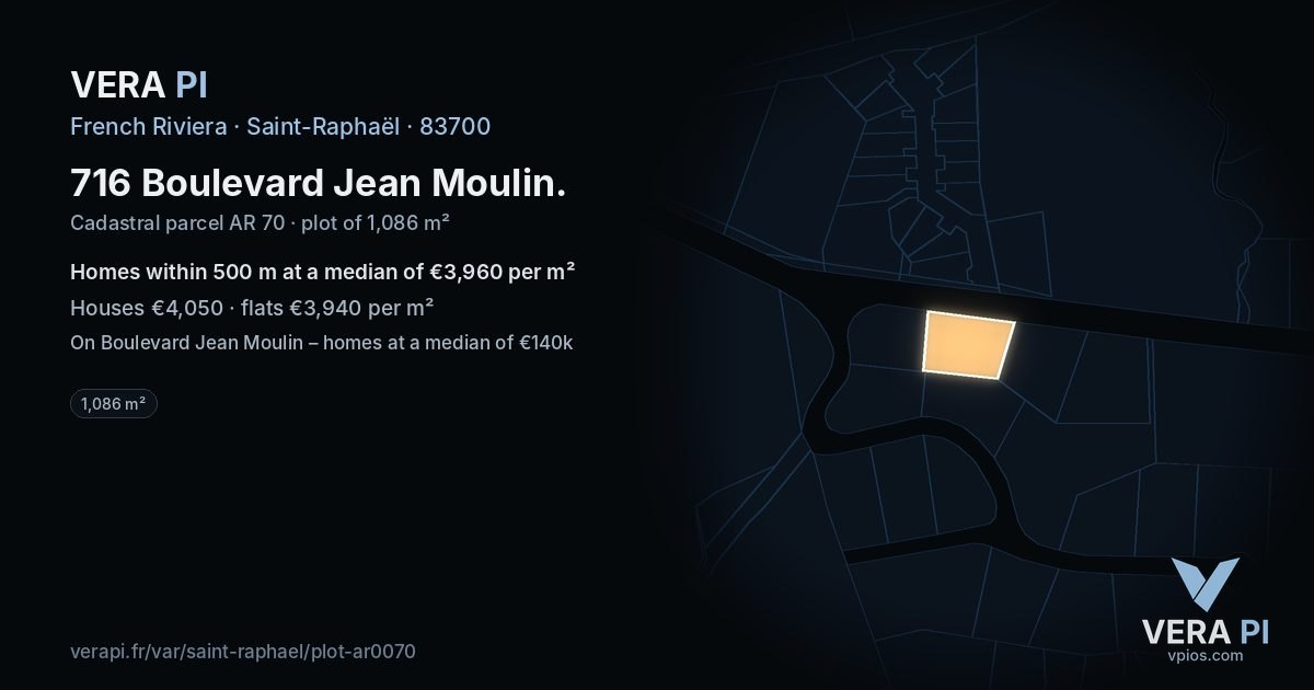 716 Boulevard Jean Moulin, Saint-Raphaël at night – the plot lit, the parcels around coloured by the prices near them