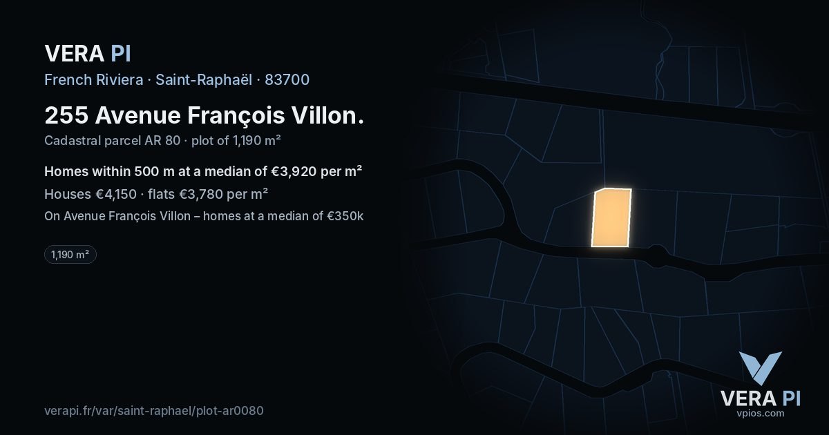 255 Avenue François Villon, Saint-Raphaël at night – the plot lit, the parcels around coloured by the prices near them
