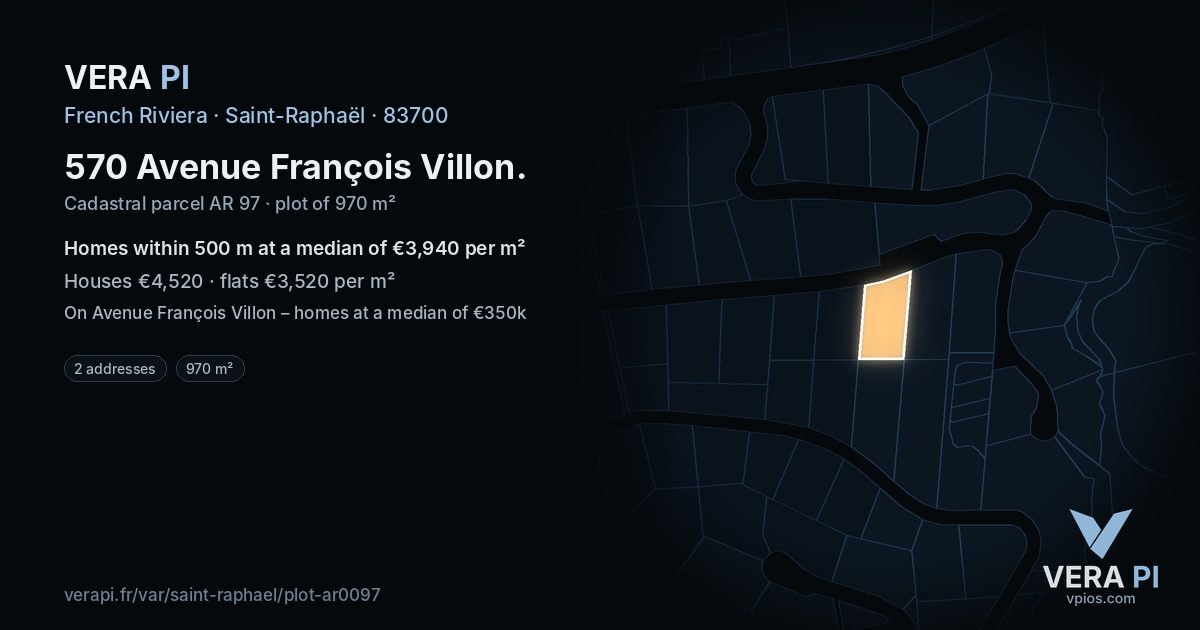 570 Avenue François Villon, Saint-Raphaël at night – the plot lit, the parcels around coloured by the prices near them