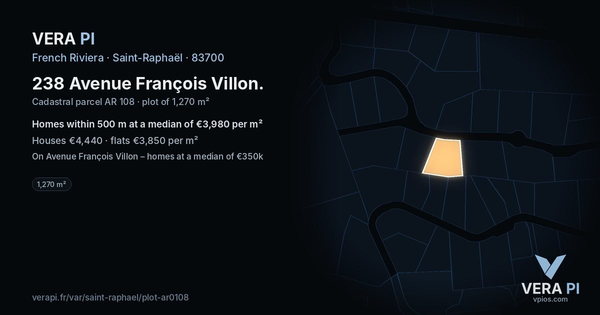 238 Avenue François Villon, Saint-Raphaël at night – the plot lit, the parcels around coloured by the prices near them