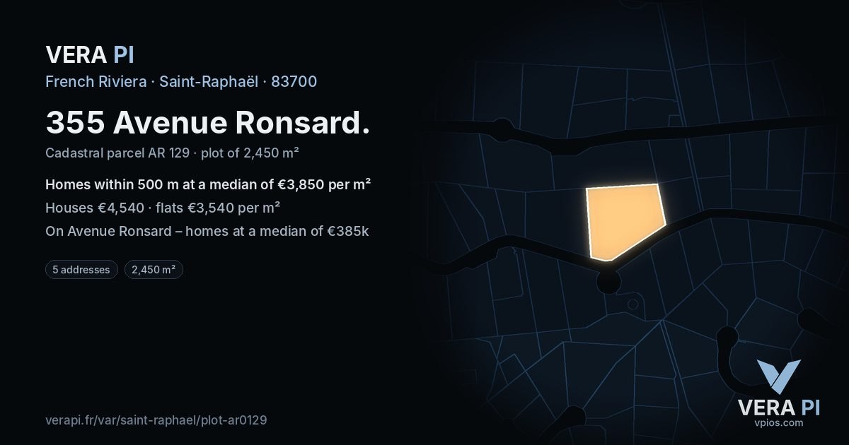 355 Avenue Ronsard, Saint-Raphaël at night – the plot lit, the parcels around coloured by the prices near them
