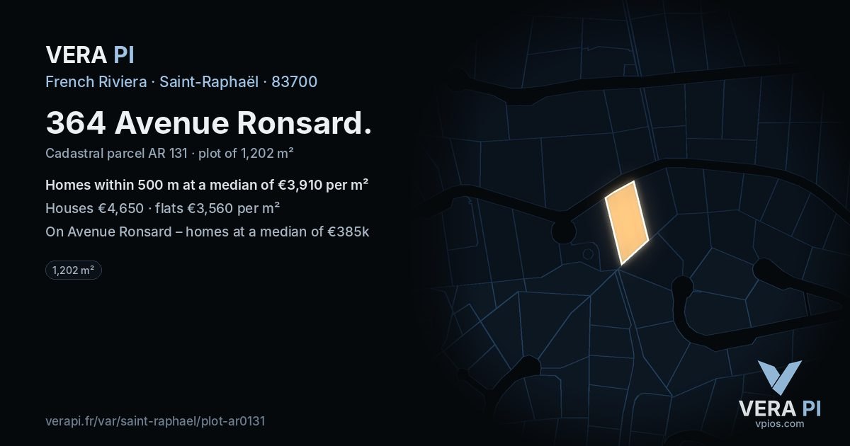 364 Avenue Ronsard, Saint-Raphaël at night – the plot lit, the parcels around coloured by the prices near them