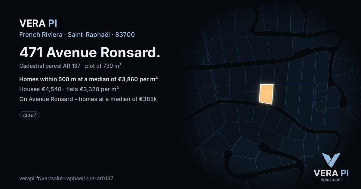 471 Avenue Ronsard, Saint-Raphaël at night – the plot lit, the parcels around coloured by the prices near them