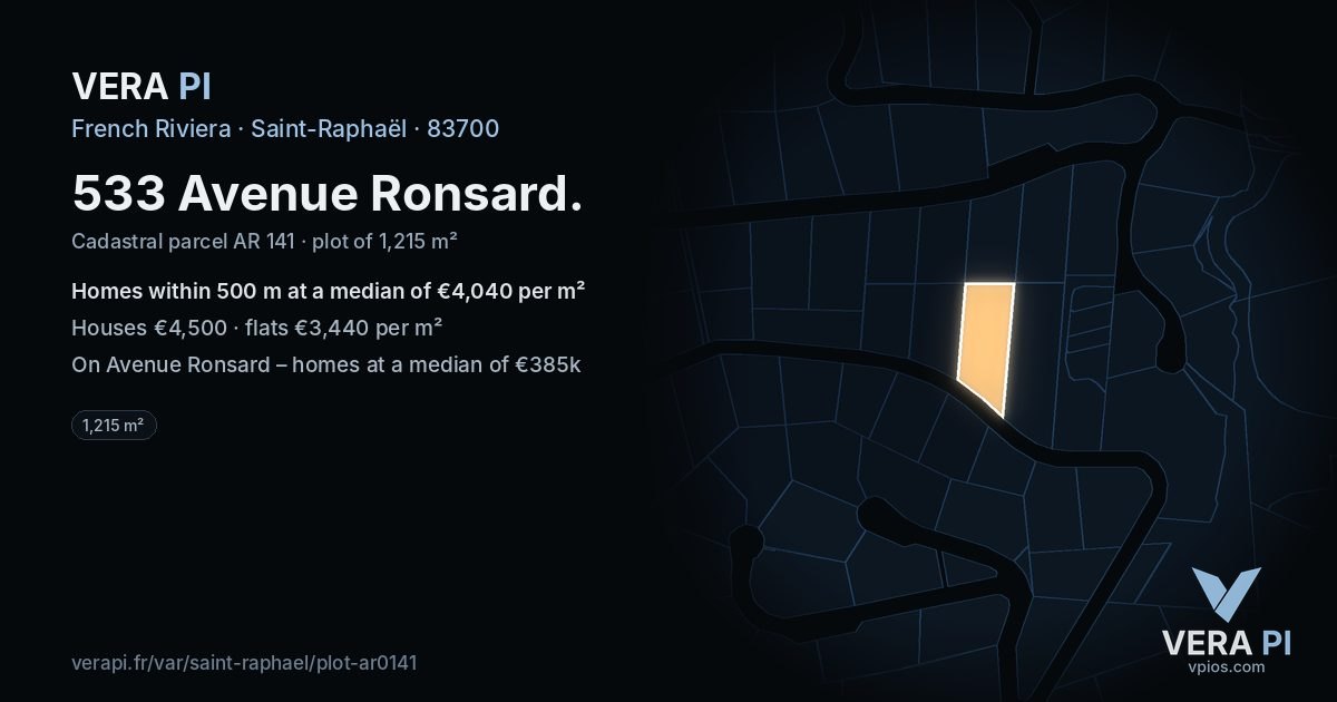 533 Avenue Ronsard, Saint-Raphaël at night – the plot lit, the parcels around coloured by the prices near them