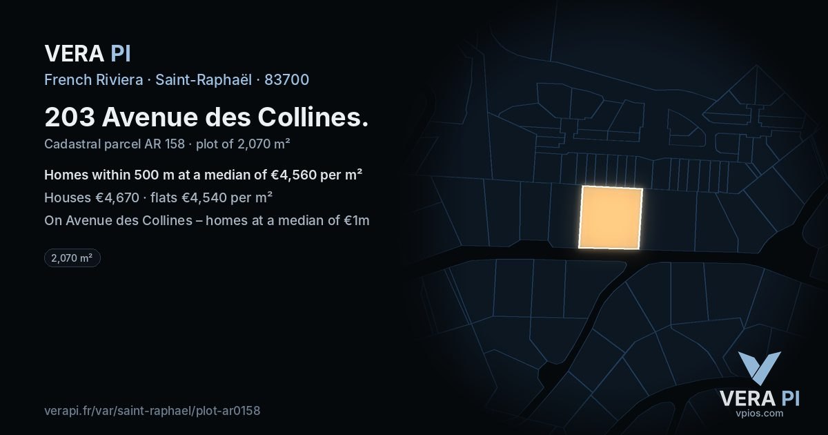 203 Avenue des Collines, Saint-Raphaël at night – the plot lit, the parcels around coloured by the prices near them