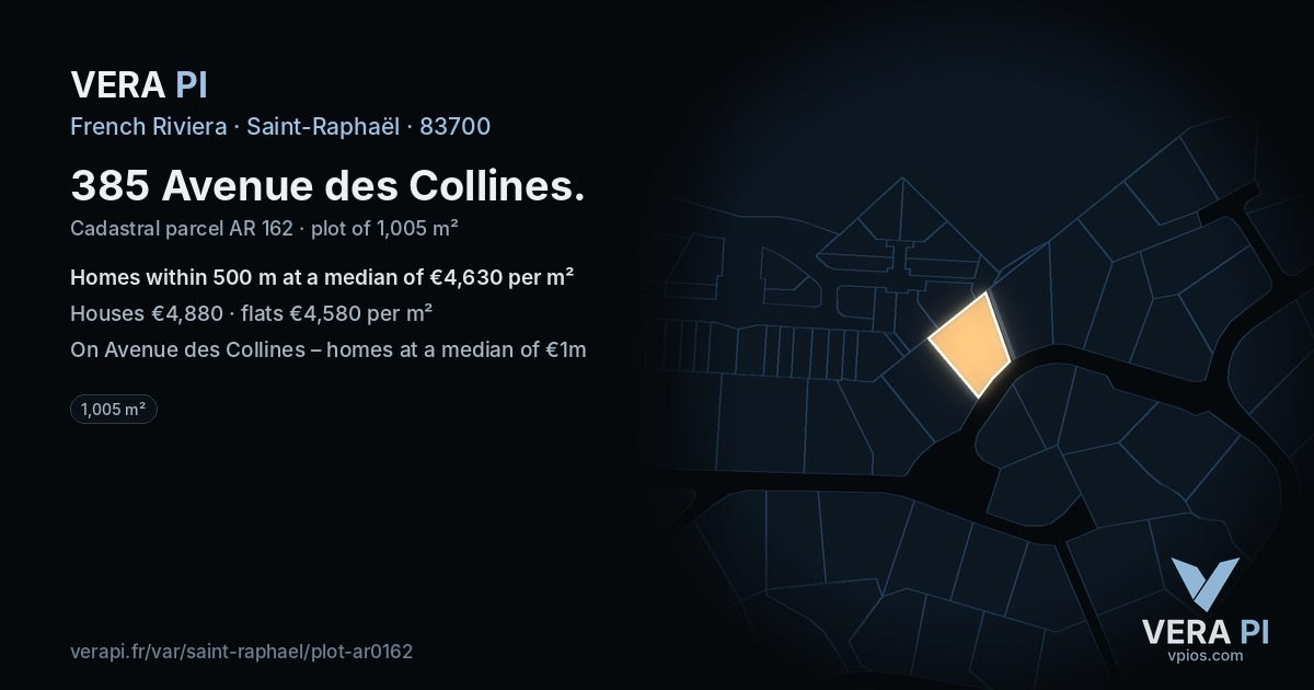 385 Avenue des Collines, Saint-Raphaël at night – the plot lit, the parcels around coloured by the prices near them