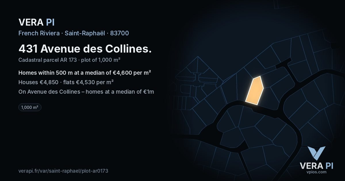 431 Avenue des Collines, Saint-Raphaël at night – the plot lit, the parcels around coloured by the prices near them