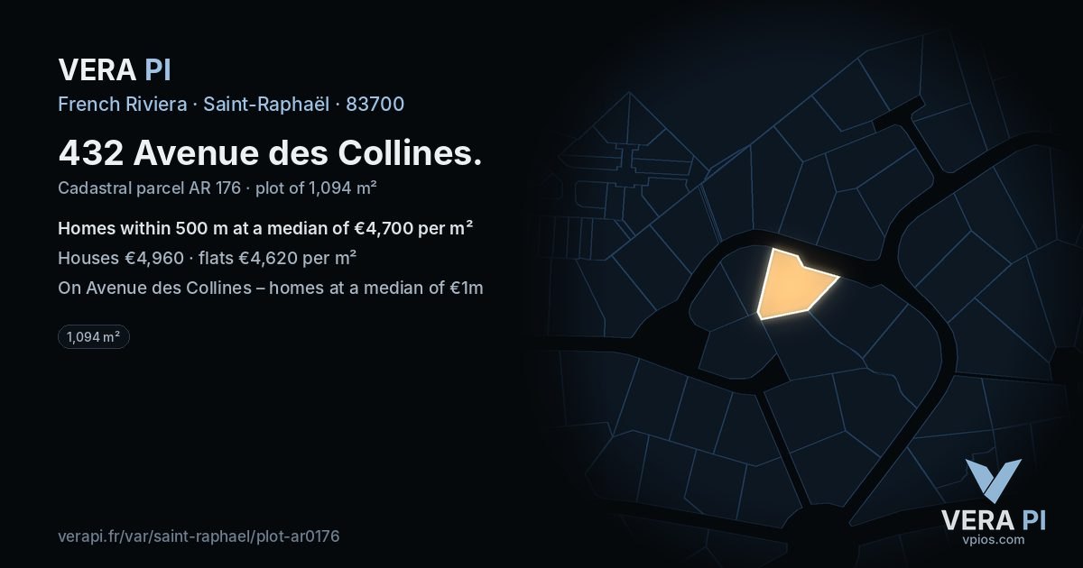 432 Avenue des Collines, Saint-Raphaël at night – the plot lit, the parcels around coloured by the prices near them