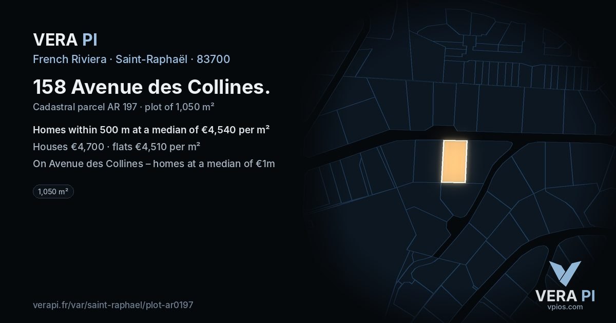 158 Avenue des Collines, Saint-Raphaël at night – the plot lit, the parcels around coloured by the prices near them