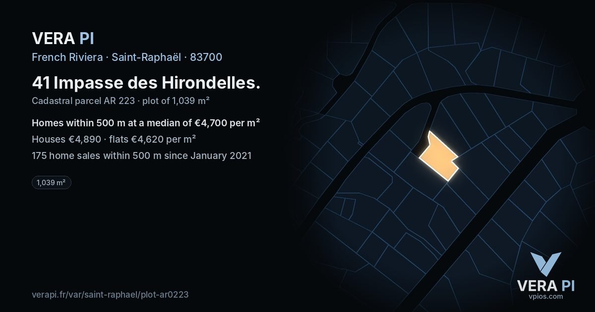 41 Impasse des Hirondelles, Saint-Raphaël at night – the plot lit, the parcels around coloured by the prices near them
