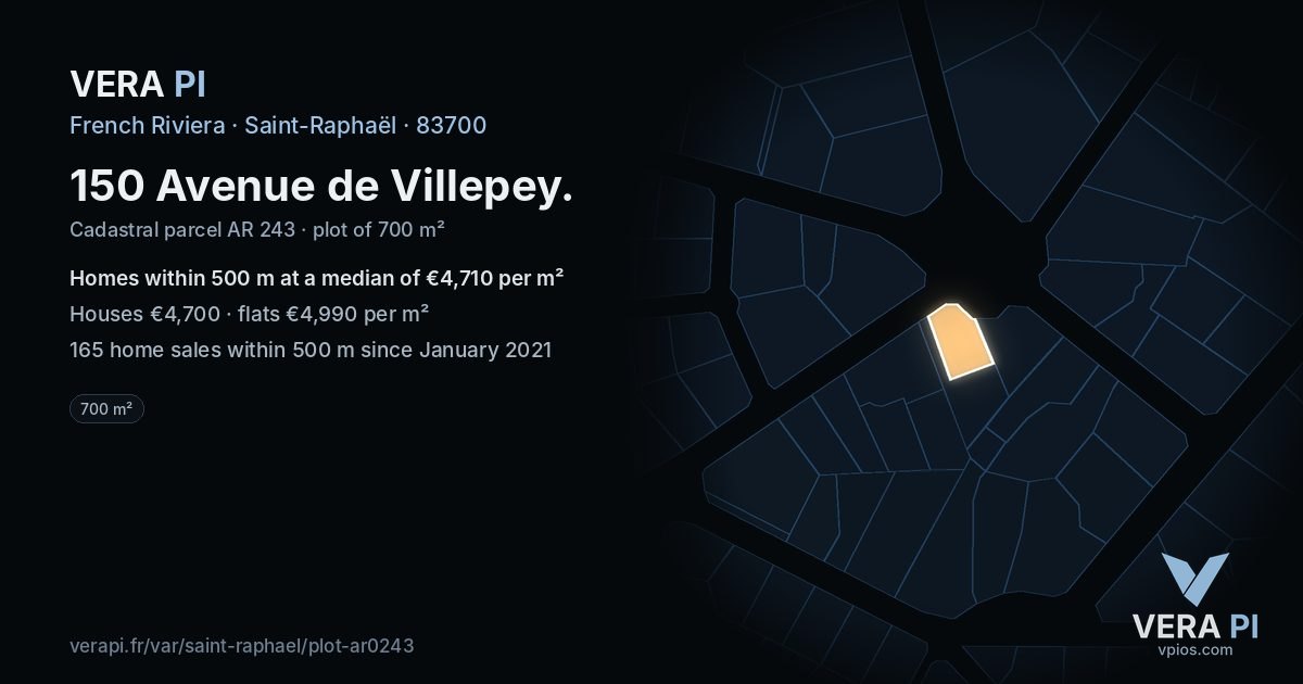 150 Avenue de Villepey, Saint-Raphaël at night – the plot lit, the parcels around coloured by the prices near them