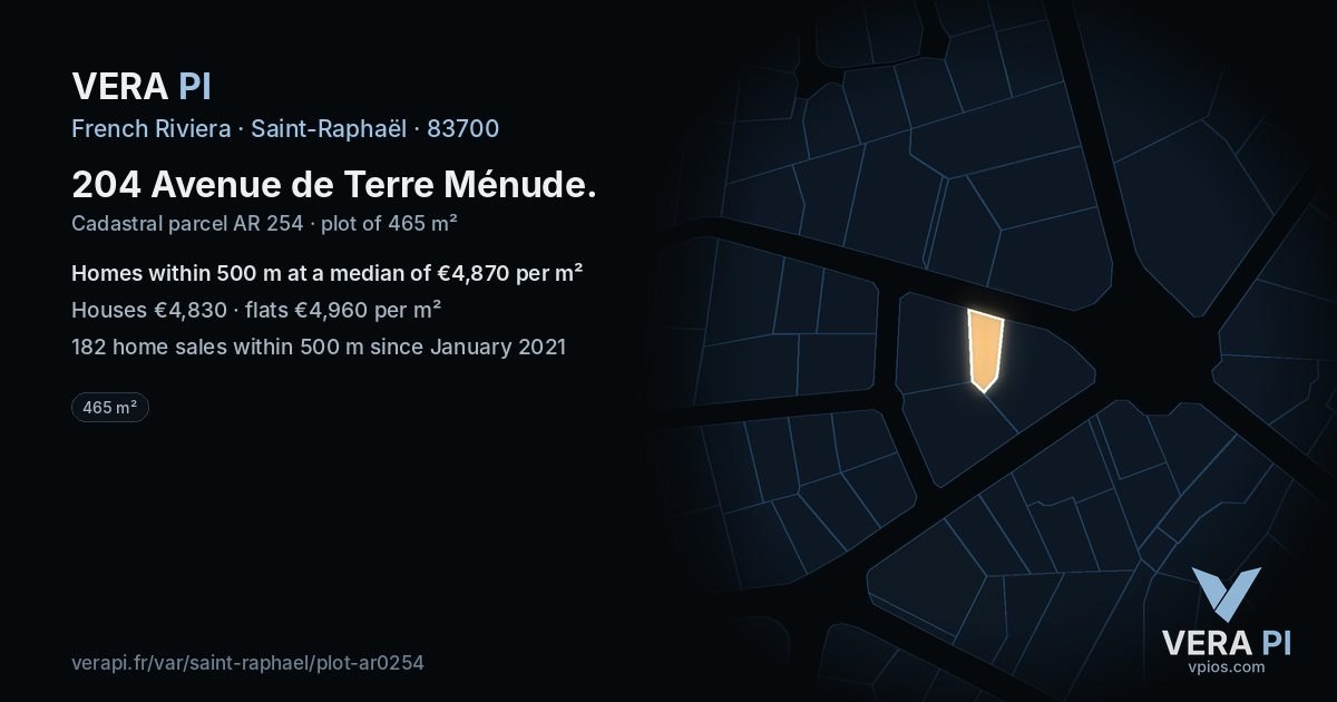 204 Avenue de Terre Ménude, Saint-Raphaël at night – the plot lit, the parcels around coloured by the prices near them