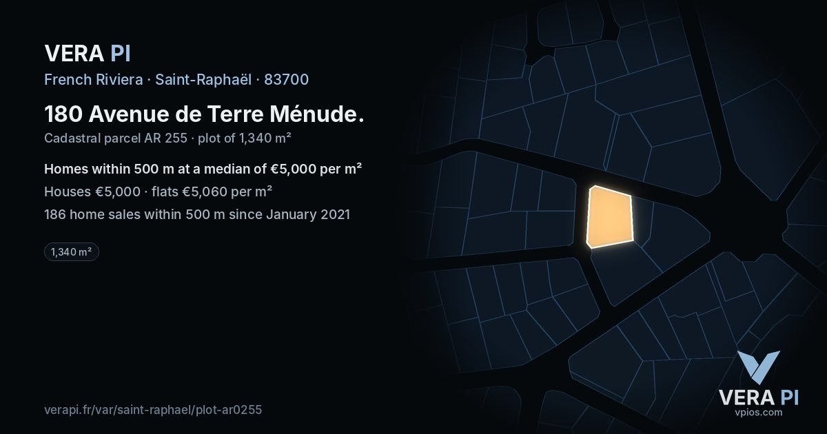 180 Avenue de Terre Ménude, Saint-Raphaël at night – the plot lit, the parcels around coloured by the prices near them