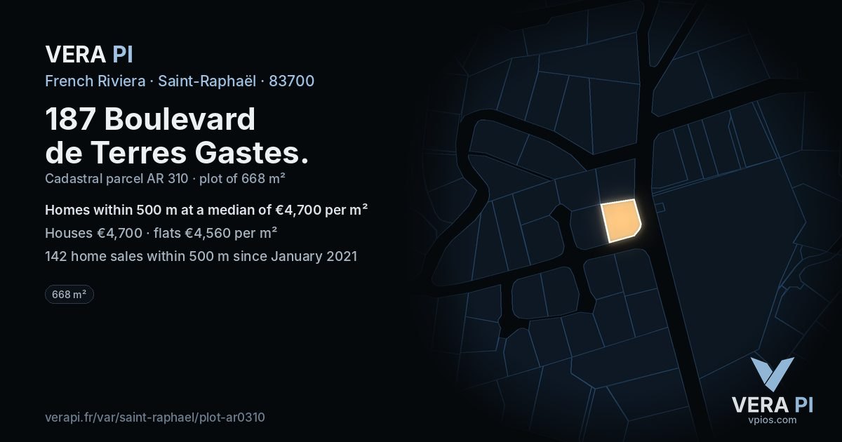 187 Boulevard de Terres Gastes, Saint-Raphaël at night – the plot lit, the parcels around coloured by the prices near them