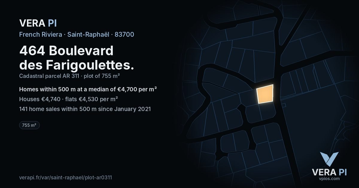 464 Boulevard des Farigoulettes, Saint-Raphaël at night – the plot lit, the parcels around coloured by the prices near them