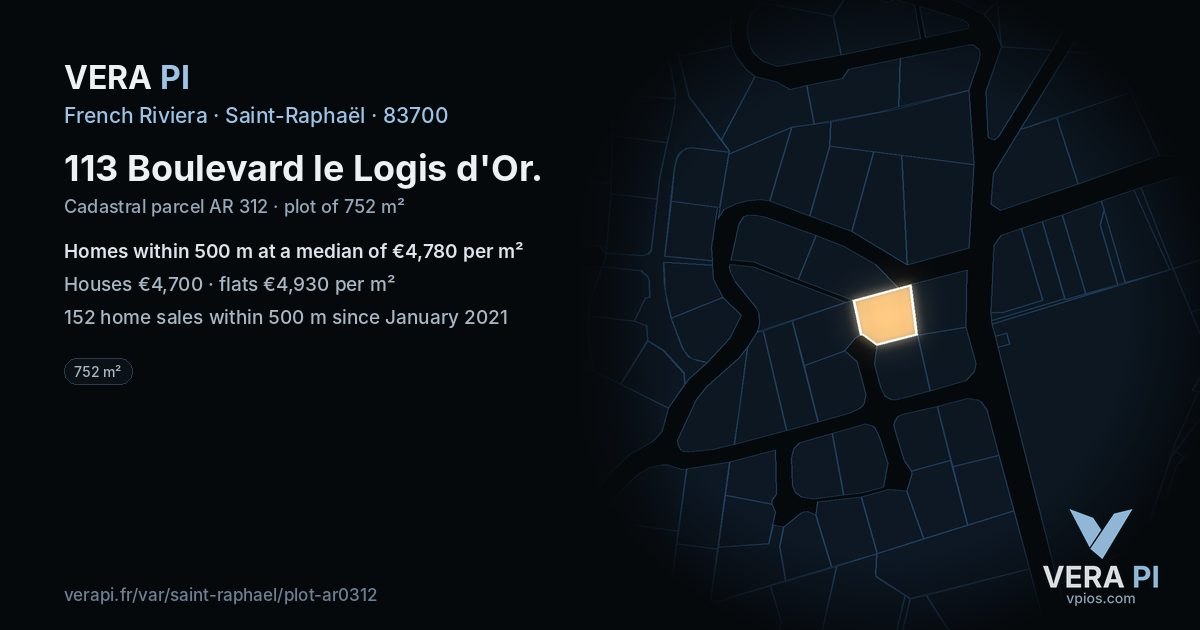 113 Boulevard le Logis d'Or, Saint-Raphaël at night – the plot lit, the parcels around coloured by the prices near them