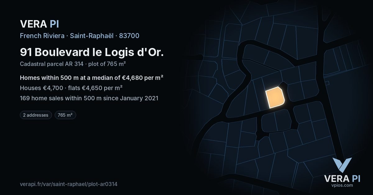 91 Boulevard le Logis d'Or, Saint-Raphaël at night – the plot lit, the parcels around coloured by the prices near them