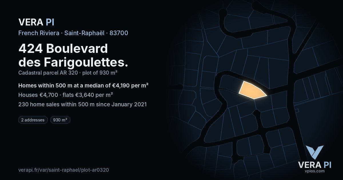 424 Boulevard des Farigoulettes, Saint-Raphaël at night – the plot lit, the parcels around coloured by the prices near them