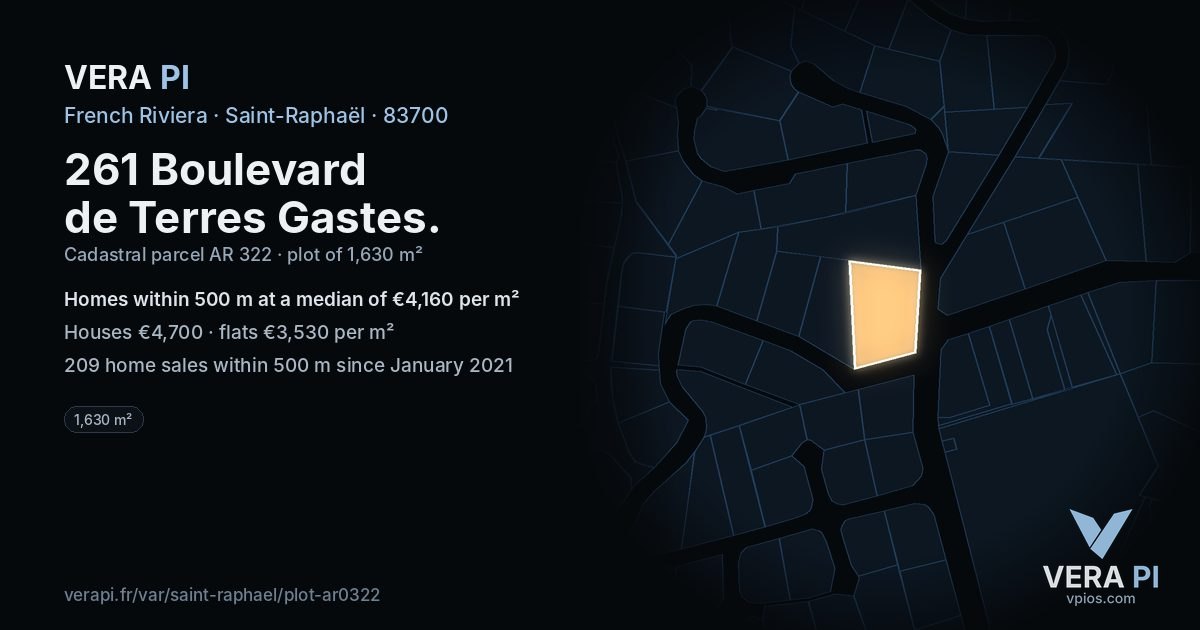 261 Boulevard de Terres Gastes, Saint-Raphaël at night – the plot lit, the parcels around coloured by the prices near them