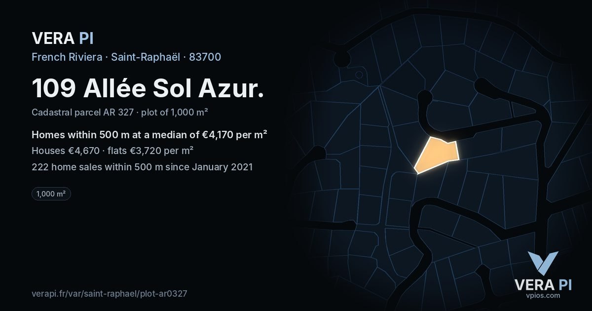 109 Allée Sol Azur, Saint-Raphaël at night – the plot lit, the parcels around coloured by the prices near them