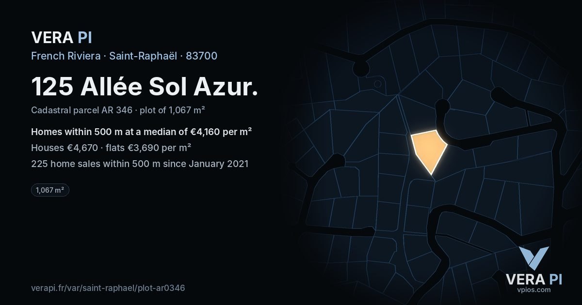 125 Allée Sol Azur, Saint-Raphaël at night – the plot lit, the parcels around coloured by the prices near them