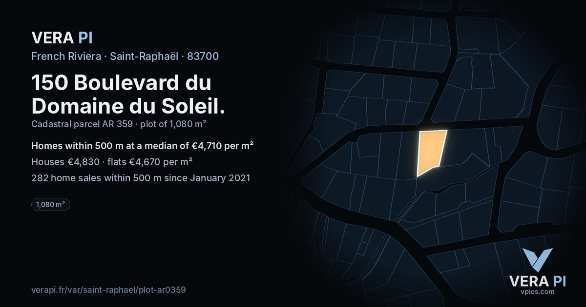 150 Boulevard du Domaine du Soleil, Saint-Raphaël at night – the plot lit, the parcels around coloured by the prices near them
