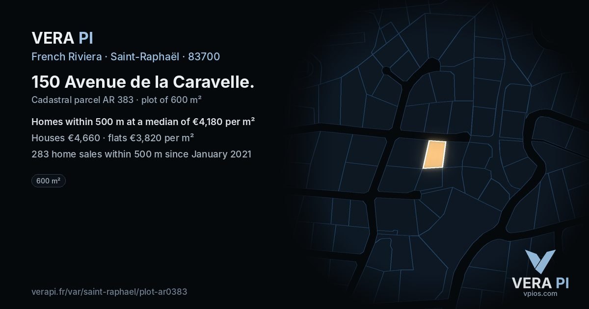 150 Avenue de la Caravelle, Saint-Raphaël at night – the plot lit, the parcels around coloured by the prices near them