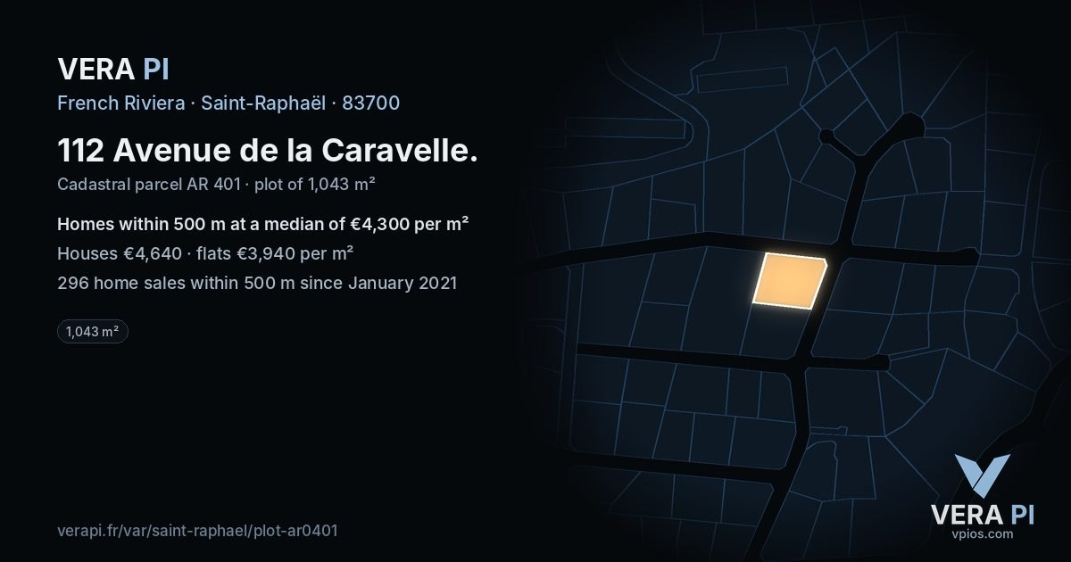 112 Avenue de la Caravelle, Saint-Raphaël at night – the plot lit, the parcels around coloured by the prices near them