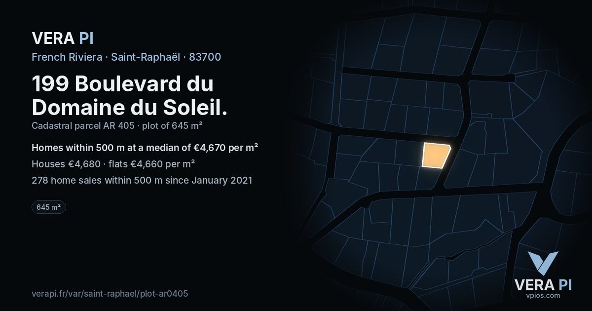 199 Boulevard du Domaine du Soleil, Saint-Raphaël at night – the plot lit, the parcels around coloured by the prices near them