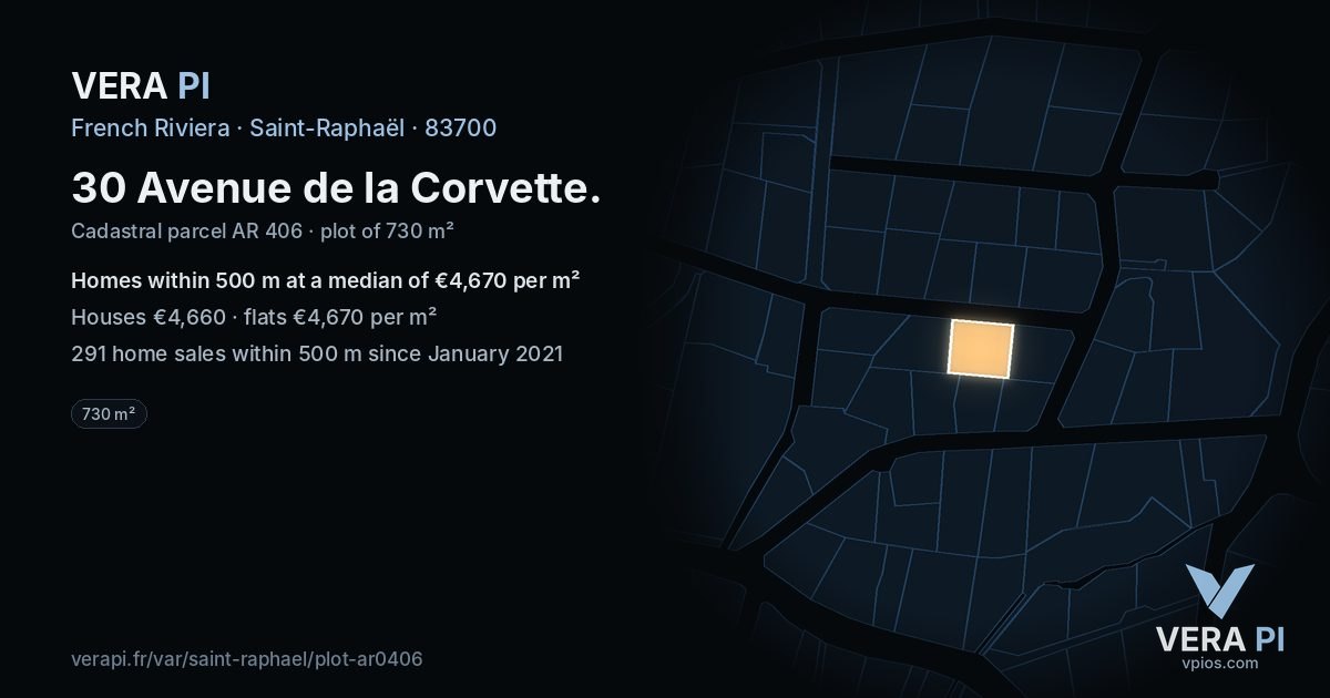 30 Avenue de la Corvette, Saint-Raphaël at night – the plot lit, the parcels around coloured by the prices near them