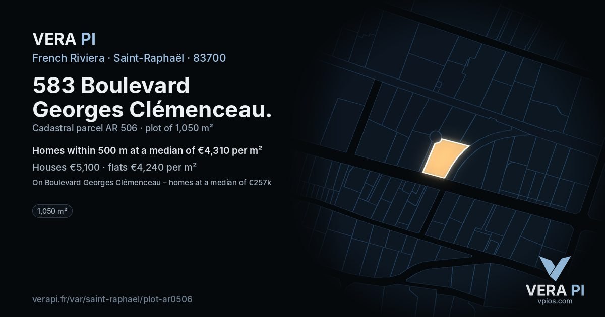 583 Boulevard Georges Clémenceau, Saint-Raphaël at night – the plot lit, the parcels around coloured by the prices near them