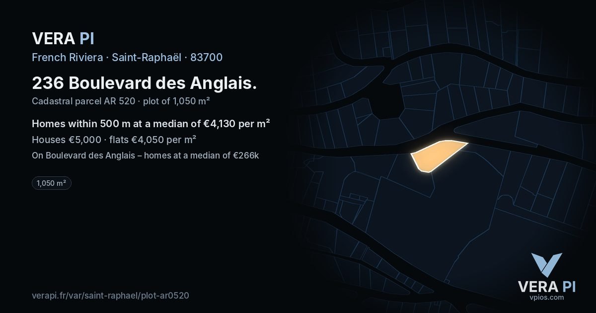 236 Boulevard des Anglais, Saint-Raphaël at night – the plot lit, the parcels around coloured by the prices near them