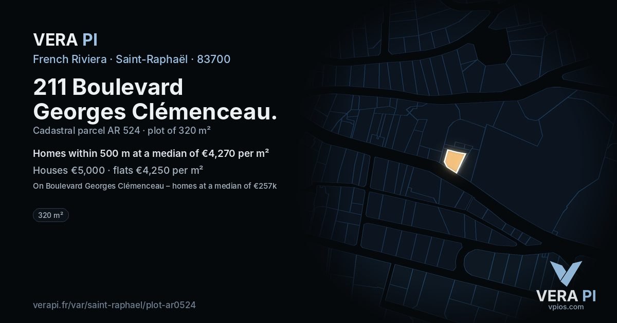 211 Boulevard Georges Clémenceau, Saint-Raphaël at night – the plot lit, the parcels around coloured by the prices near them