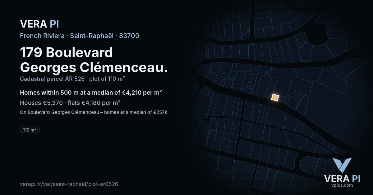 179 Boulevard Georges Clémenceau, Saint-Raphaël at night – the plot lit, the parcels around coloured by the prices near them