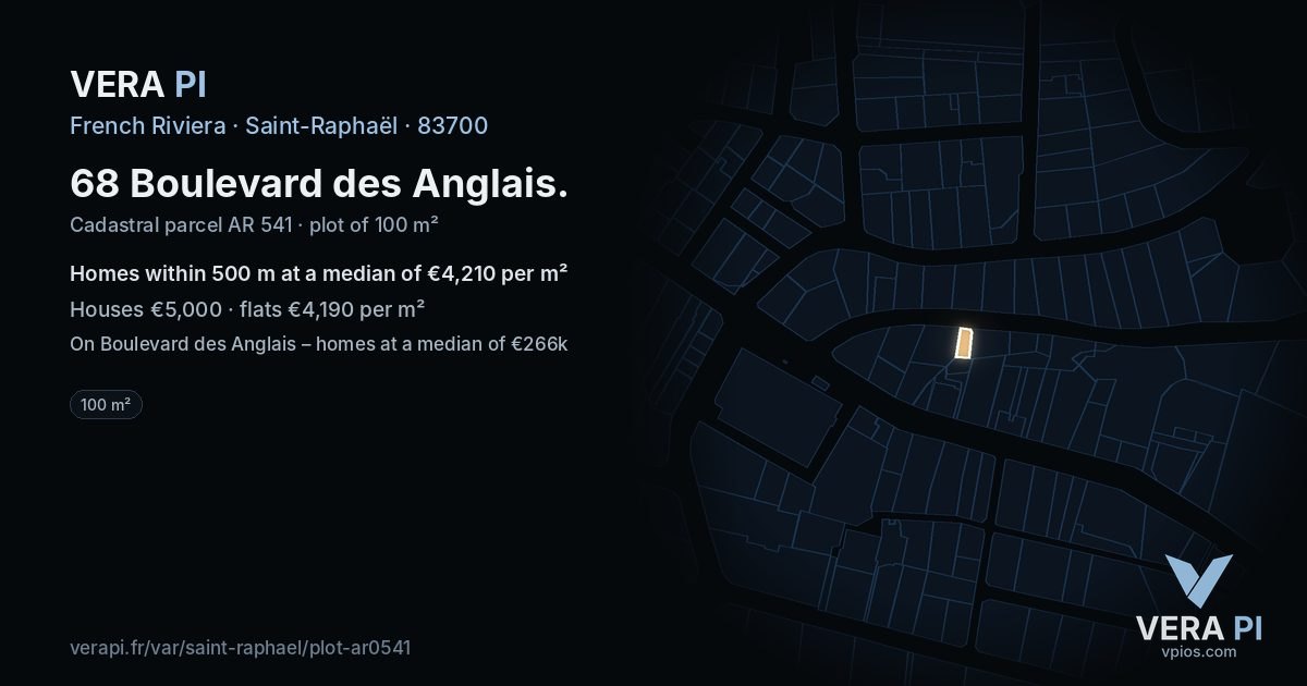 68 Boulevard des Anglais, Saint-Raphaël at night – the plot lit, the parcels around coloured by the prices near them