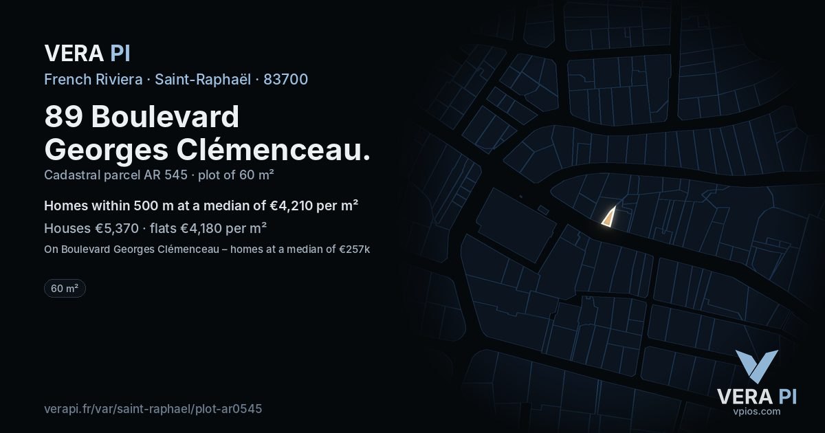 89 Boulevard Georges Clémenceau, Saint-Raphaël at night – the plot lit, the parcels around coloured by the prices near them