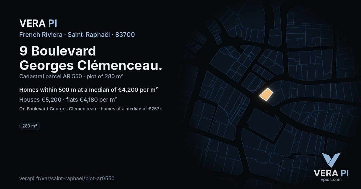 9 Boulevard Georges Clémenceau, Saint-Raphaël at night – the plot lit, the parcels around coloured by the prices near them