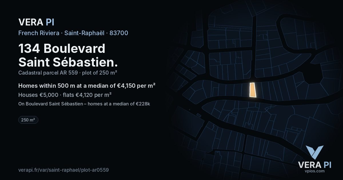 134 Boulevard Saint Sébastien, Saint-Raphaël at night – the plot lit, the parcels around coloured by the prices near them