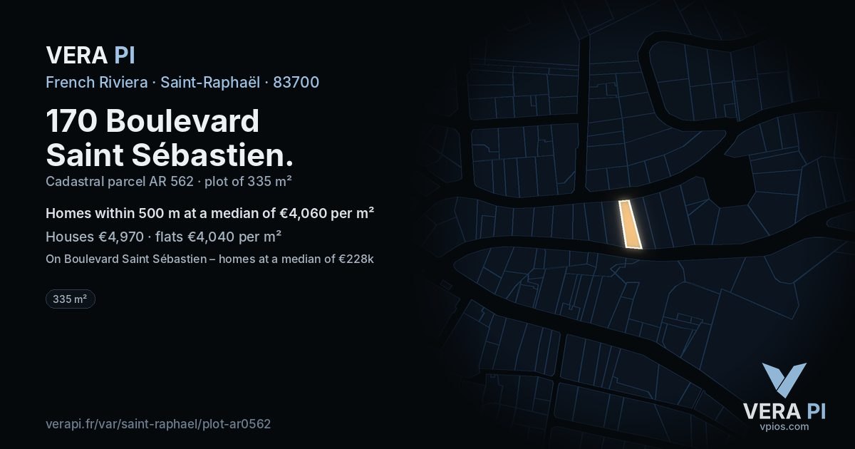 170 Boulevard Saint Sébastien, Saint-Raphaël at night – the plot lit, the parcels around coloured by the prices near them
