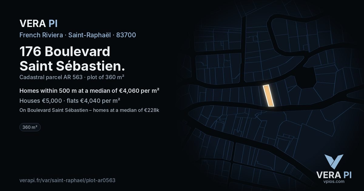 176 Boulevard Saint Sébastien, Saint-Raphaël at night – the plot lit, the parcels around coloured by the prices near them