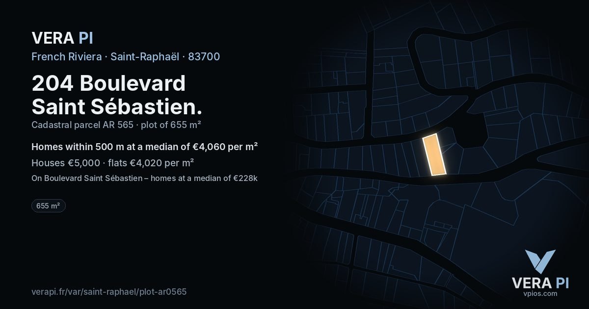 204 Boulevard Saint Sébastien, Saint-Raphaël at night – the plot lit, the parcels around coloured by the prices near them