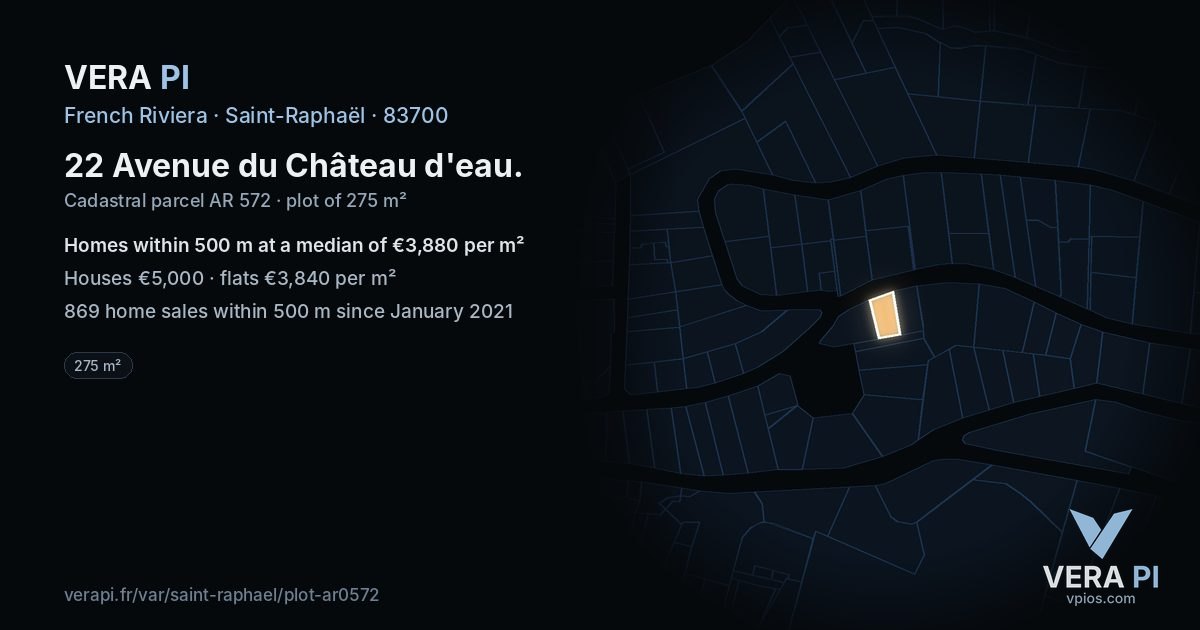 22 Avenue du Château d'eau, Saint-Raphaël at night – the plot lit, the parcels around coloured by the prices near them