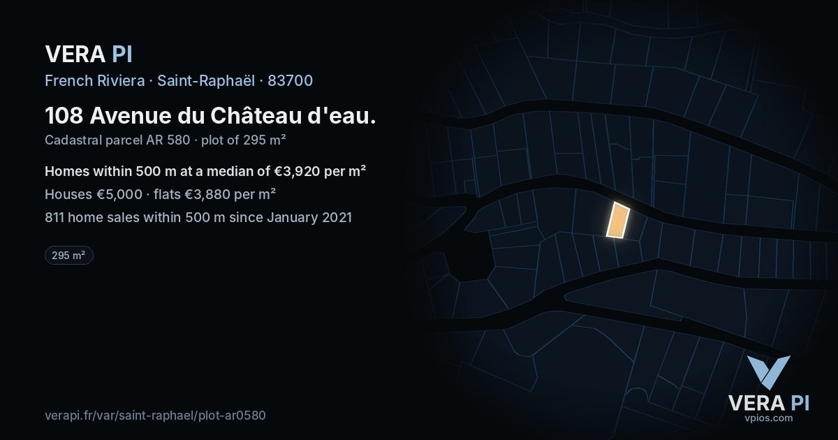 108 Avenue du Château d'eau, Saint-Raphaël at night – the plot lit, the parcels around coloured by the prices near them