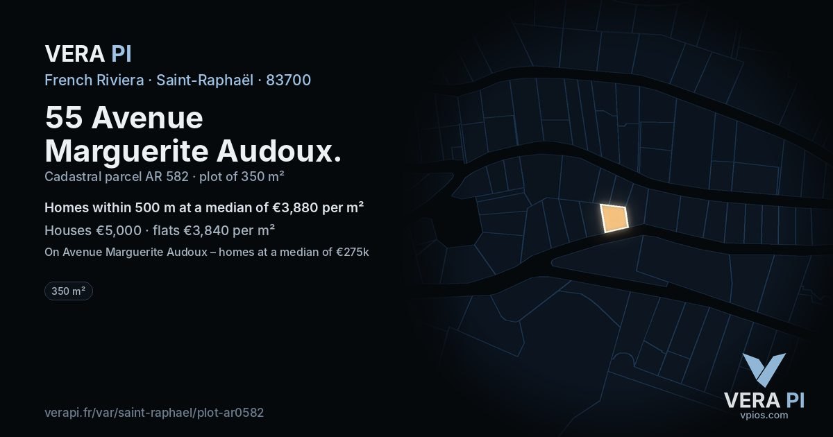 55 Avenue Marguerite Audoux, Saint-Raphaël at night – the plot lit, the parcels around coloured by the prices near them