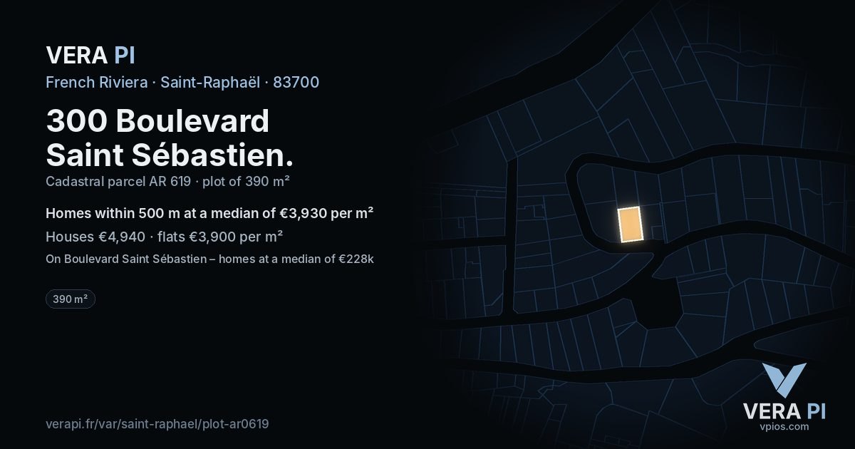 300 Boulevard Saint Sébastien, Saint-Raphaël at night – the plot lit, the parcels around coloured by the prices near them