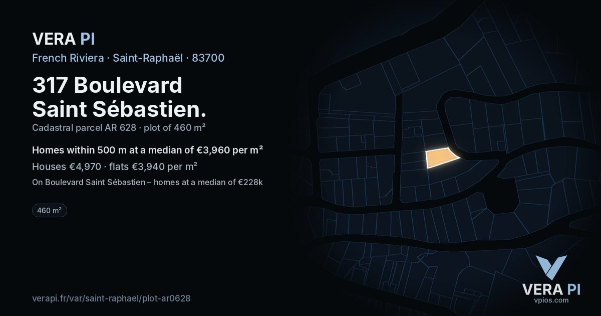 317 Boulevard Saint Sébastien, Saint-Raphaël at night – the plot lit, the parcels around coloured by the prices near them
