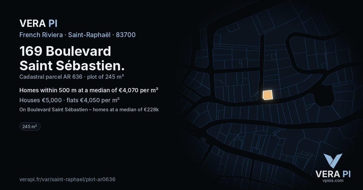 169 Boulevard Saint Sébastien, Saint-Raphaël at night – the plot lit, the parcels around coloured by the prices near them