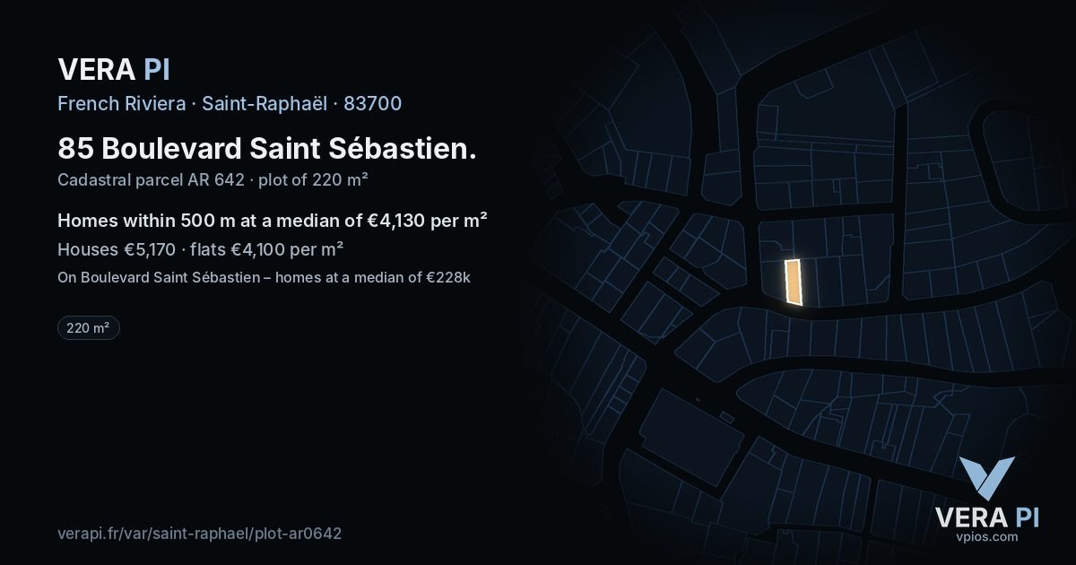 85 Boulevard Saint Sébastien, Saint-Raphaël at night – the plot lit, the parcels around coloured by the prices near them